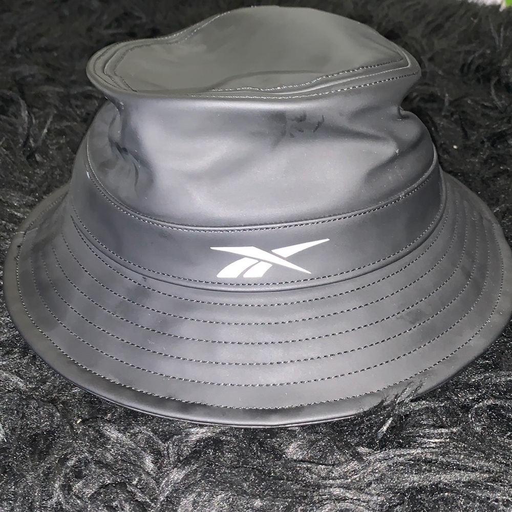Reebok bucket hat